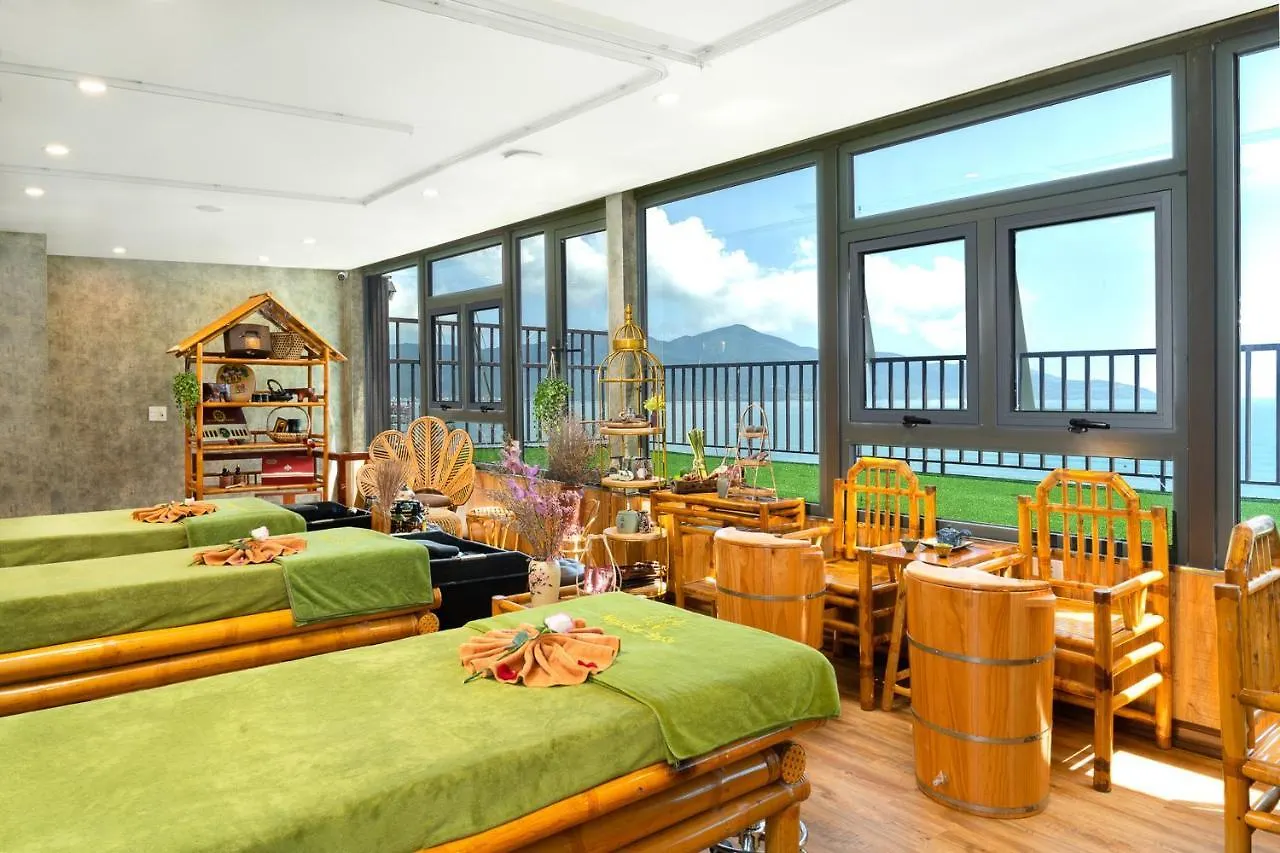 Halina Hotel And Apartment Da Nang 4*,